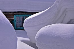 Домик под снегом / посёлок Подкатунь,Горная Шория