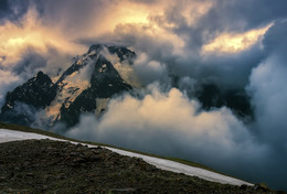 Про свет сквозь дождь в горах Домбая... / Снято при подъёме на вершину Мусса-Ачитара.
Кавказ, Домбай, КЧР.
http://www.youtube.com/watch?v=-CCRZz4v3cc&amp;t=40s