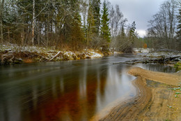 Речка Амата Латвия . / Речка Амата Латвия , Фото на длинной выдержке с использованием ND фильтра