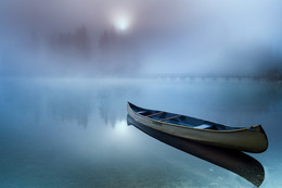 SERENITY / Горное озеро в тумане на рассвете и в полной тишине