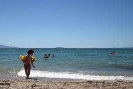 Бегом от волны / Metamorfosi, Sithonia, Greece