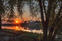 Закат над Двиной / Величественный Софийский собор на вечернем закате