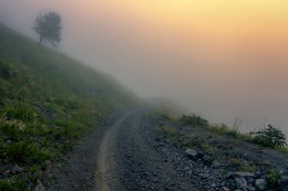 В туманах Приэльбрусья / Снято на закате в горах Приэльбрусья близ поселка Терскол.
http://www.youtube.com/watch?v=txQ6t4yPIM0