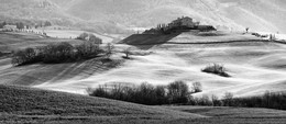 Вилла на склоне холма возле Contignano весной 2013 / Вилла на склоне холма возле Contignano весной 2013