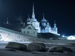 &nbsp; / Соловецкий монастырь в морозную ночь. 27 декабря 2016.