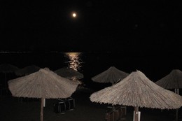Лунная дорожка / На пляже ночью. Метаморфоси, Ситония, Халкидики, Греция