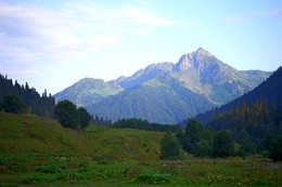 Хороший год / Там, за высокими горами Ауадхары...