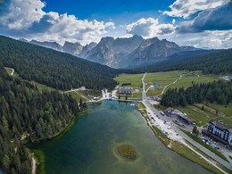 С высоты птичьего полёта / Снято на озере Мизурина(Италия) дроном DJI-3