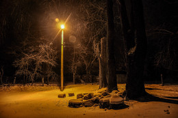 Ночь на околице.. / Околица деревни студёной зимней ночью.