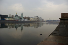 Весна в Москве. / Москва. Раушская набережная.