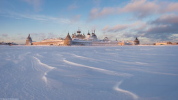 Снежный прибой / Несколько дней на Соловках дули сильные ветра и вот результат.
12 января 2017 // Соловки.