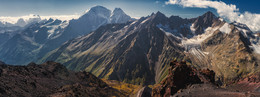 В горах Приэльбрусья / Снято при подъёме на Эльбрус, с высоты станции &quot;Кругозор&quot;.

http://www.youtube.com/watch?v=y1i8RoAQW-8
