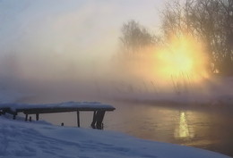 Рассвет на реке. / Зимний рассвет в тумане на Подмосковной речке Уче.
