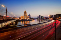 В час пик / ***