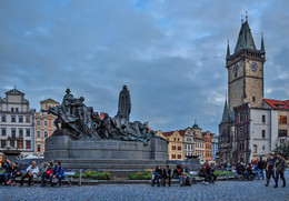 Осенний вечер в Праге / Памятник Яну Гусу, Староместская ратуша