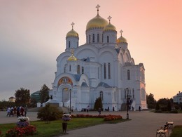 Скоро рассвет, выход есть / На заутреннюю службу