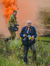 Пресса... / Гонка героев.