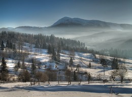 А он, мятежный, просит бури… / Вид в направлении г. Петрос со стороны Лазещины (Закарпатье). Январь 2017 г.


Это еще не буря, но Петрос за облаками уже беспокойный… :)

[img]http://i.imgur.com/o5bIz3k.jpg[/img]