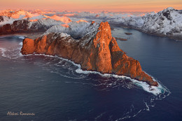 Красная скала / Lofoten Islands