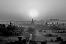 Второстепенная дорога / Мьянма. г.Баган