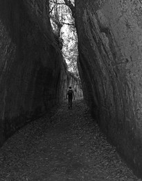 Ещё один путь / Дорога этрусков, вырубленная в скале. Археологический парк &quot;Citta del Tufo&quot;. Тоскана, Италия