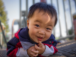 Китайское счастье / На детской площадке
