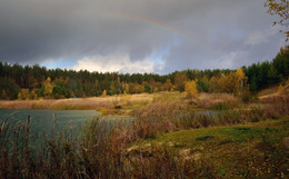 Осенние цвета радуги / Берег лесного мелового озера