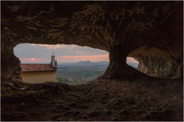 Взгляд из глубины. / Еремо Сан Донато,взгляд из пещеры,Италия.