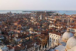 Районы, кварталы, жилые массивы / Венеция в вечернем свете.