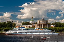 Очарованный странник / Тверь, акватория Речного вокзала, речные круизы