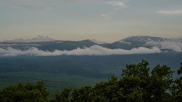 Лаго-Наки после дождя / Лаго-Наки вечером после дождя. Вид с хребта Гуама, между Мезмаем и Темнолесской.