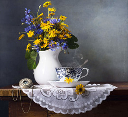 Время пить чай... / Натюрморт с полевыми цветами