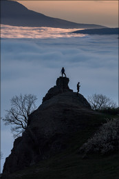 Над облаками / закат на скальном массиве Демерджи в Крыму