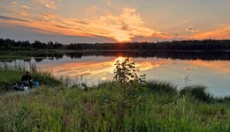 Пламенный вечер на озере / Рыбалка в пламенный вечер на озере