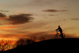 Велопрогулка на закате дня / Велосипед - хорошее подспорье для поиска красивых мест и отдохновения там:)