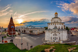 Закат во Владимире / Троицкая церковь и Золотые ворота