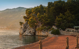 Crna Gora (Montenegro) #11 / Вид от самого дорогого пляжа Черногории. Стоимость пребывания за день 100 евро!