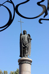 Ангел / верхняя часть памятника тысячелетию г. Бреста