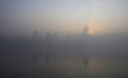 Явь или мираж? / утро, туман, Гребневская Никольская зимняя церковь