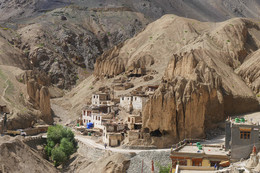 Деревня Lamayouro / Тибетская деревня в Гималаях. Индия, штат Джамму и Кашмир.