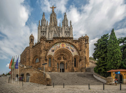 храм Святого Сердца / храм Святого Сердца на горе Тибидабо в Барселоне
