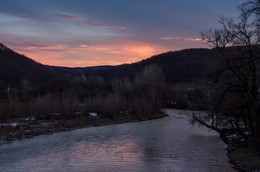 На заре / Река Пшеха, январское утро.