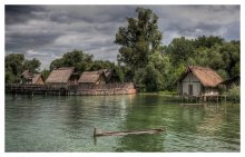 &nbsp; / Востоновленная деревня 9.10. века на озере Bodensee . Это озеро длится на 70 км в самом широком месте 50км