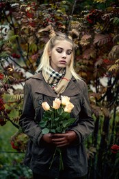 Портрет с розами / модель Ксюша Кошкарёва
причёска Галина Князева