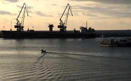 Город спит / Болгария Балчик. Город спит, рыбаки уже в море.