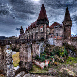 Почти из сказки где живет Кащей / Замок Корвинов, Румыния.