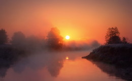 Туманный рассвет / Морозное утро на реке