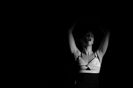 Актриса. / Режиссёр и хореограф Яна Макарцева на спектакле &quot;Фрида&quot;