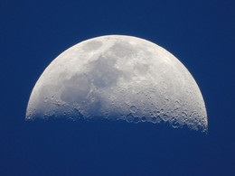 Луна / фото спутника