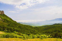 Где-то там - Алушта. / Вид с г. Демерджи.